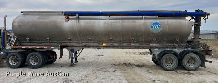 image for item LD9926 2011 Hensley  ATLW-36-32-8 feed delivery trailer