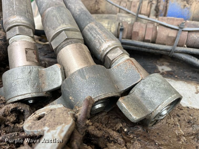 image for item LD9926 2011 Hensley  ATLW-36-32-8 feed delivery trailer