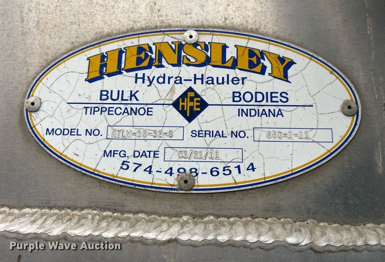 image for item LD9926 2011 Hensley  ATLW-36-32-8 feed delivery trailer