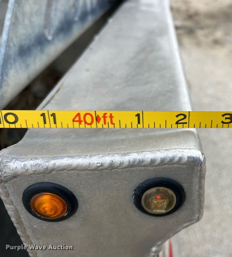 image for item LD9927 2012 Hensley ATLW-36-32-8 feed delivery trailer