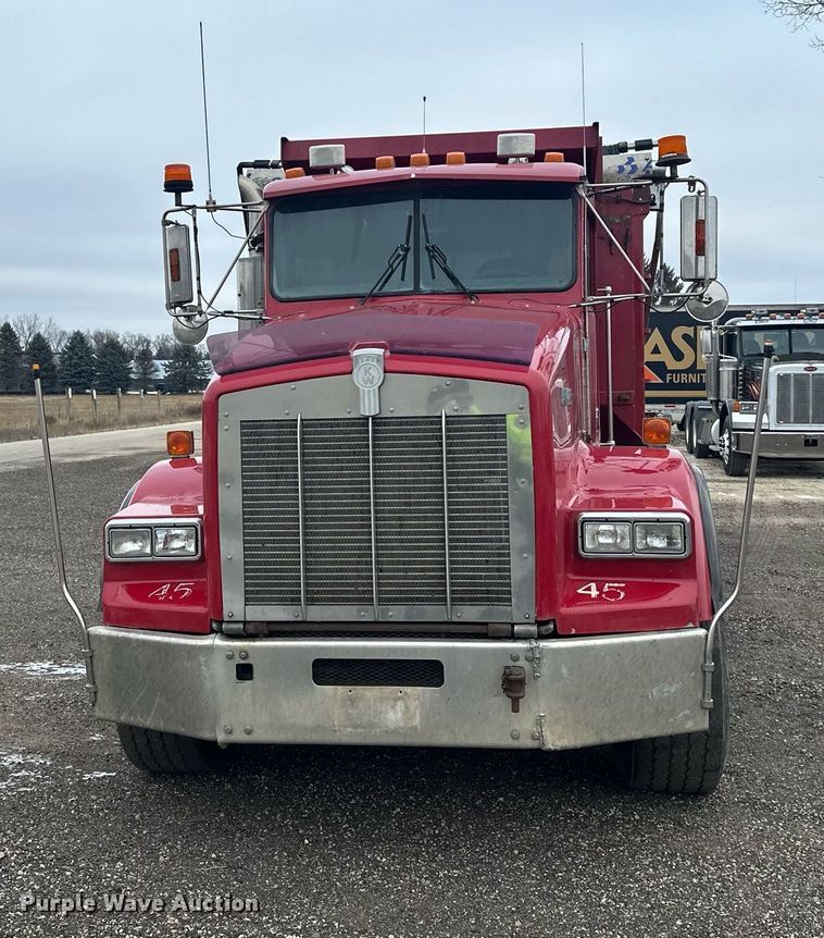 image for item LO9460 1994 Kenworth  T800 dump truck