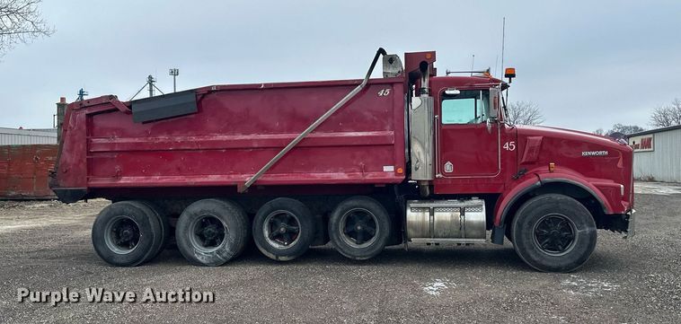 image for item LO9460 1994 Kenworth  T800 dump truck