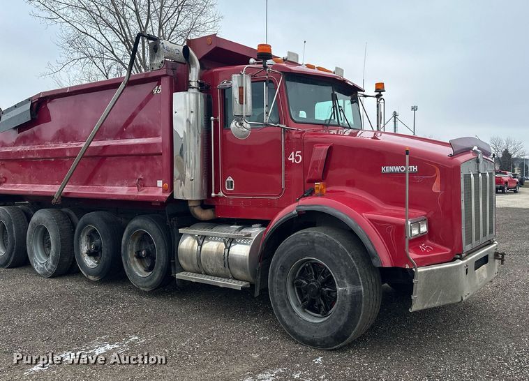 image for item LO9460 1994 Kenworth  T800 dump truck