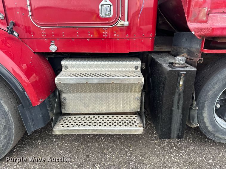 image for item LO9460 1994 Kenworth  T800 dump truck