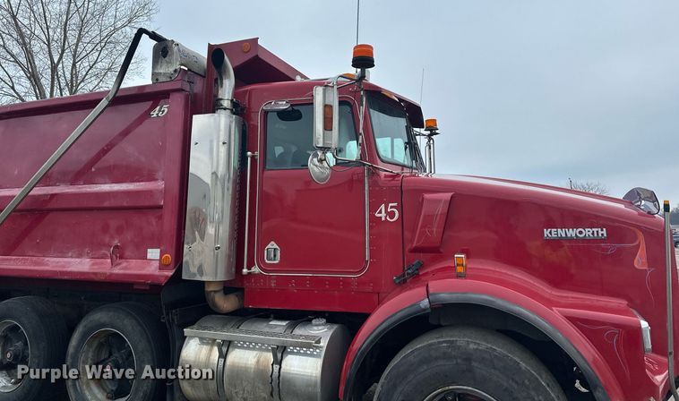 image for item LO9460 1994 Kenworth  T800 dump truck