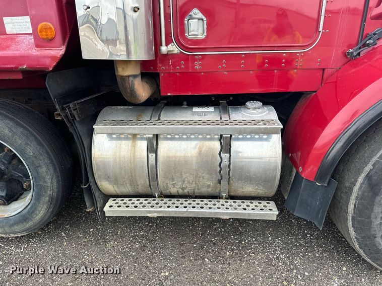 image for item LO9460 1994 Kenworth  T800 dump truck