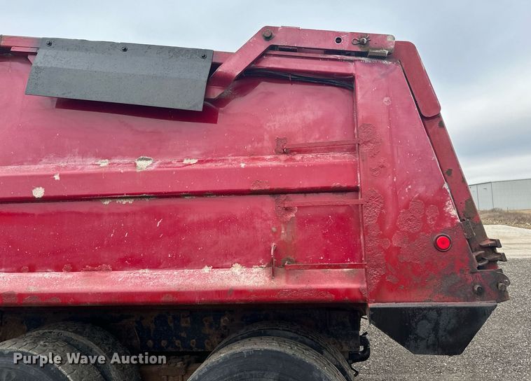 image for item LO9460 1994 Kenworth  T800 dump truck