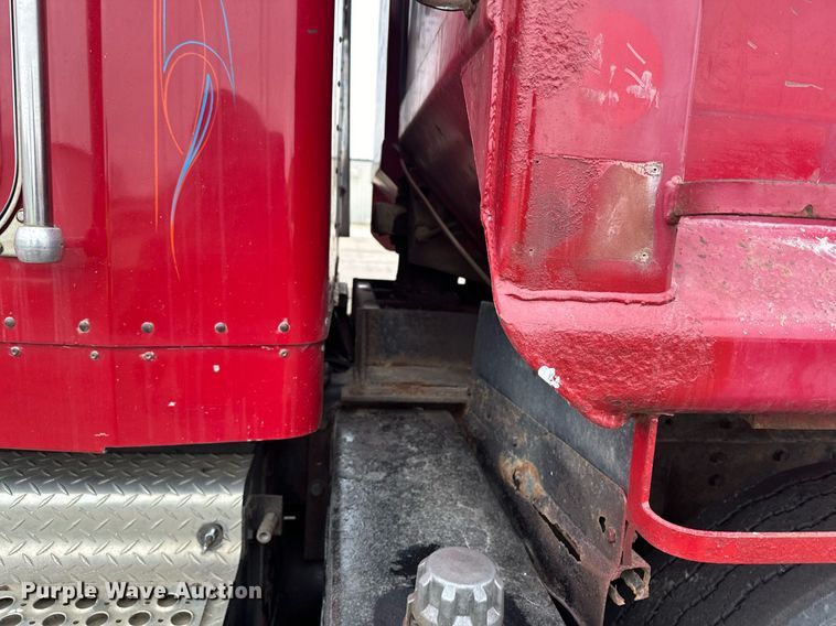 image for item LO9460 1994 Kenworth  T800 dump truck