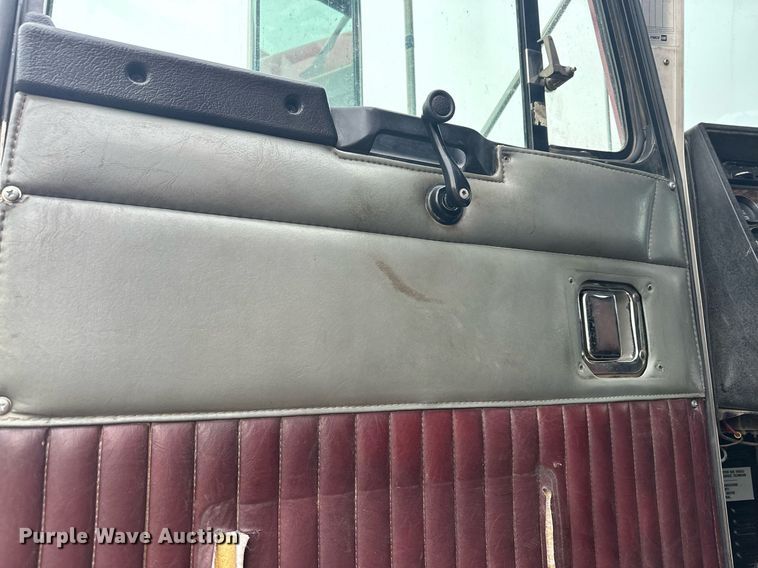 image for item LO9460 1994 Kenworth  T800 dump truck