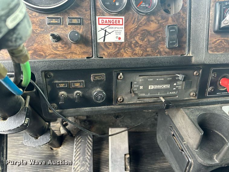 image for item LO9460 1994 Kenworth  T800 dump truck