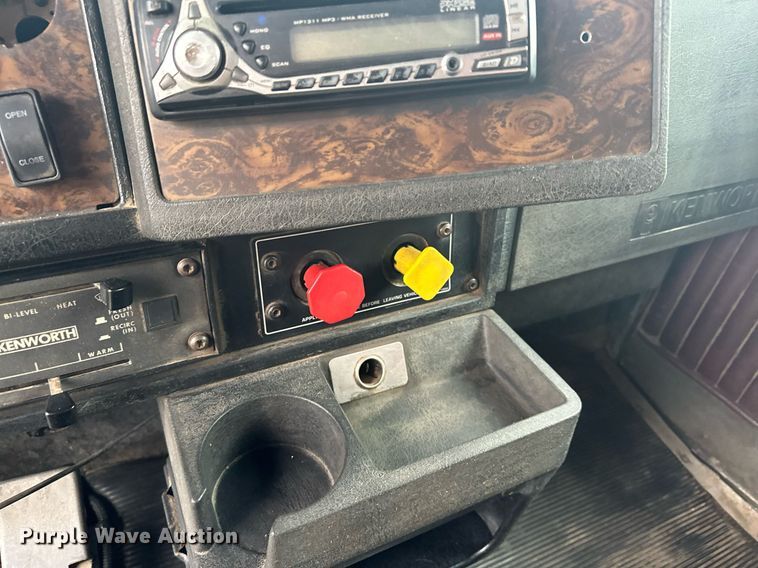 image for item LO9460 1994 Kenworth  T800 dump truck