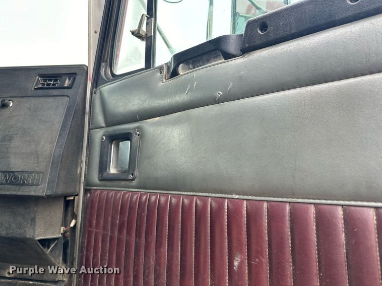 image for item LO9460 1994 Kenworth  T800 dump truck