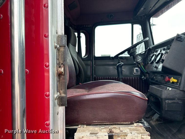 image for item LO9460 1994 Kenworth  T800 dump truck