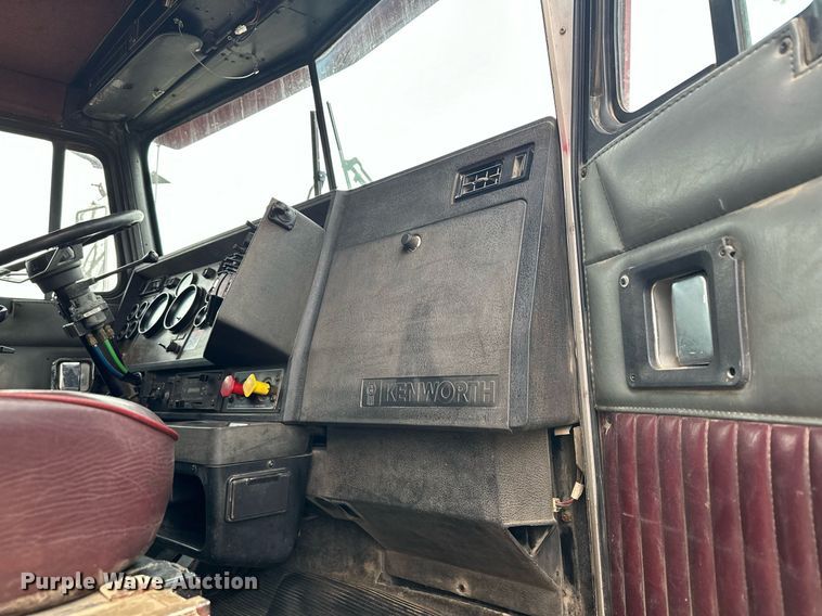 image for item LO9460 1994 Kenworth  T800 dump truck