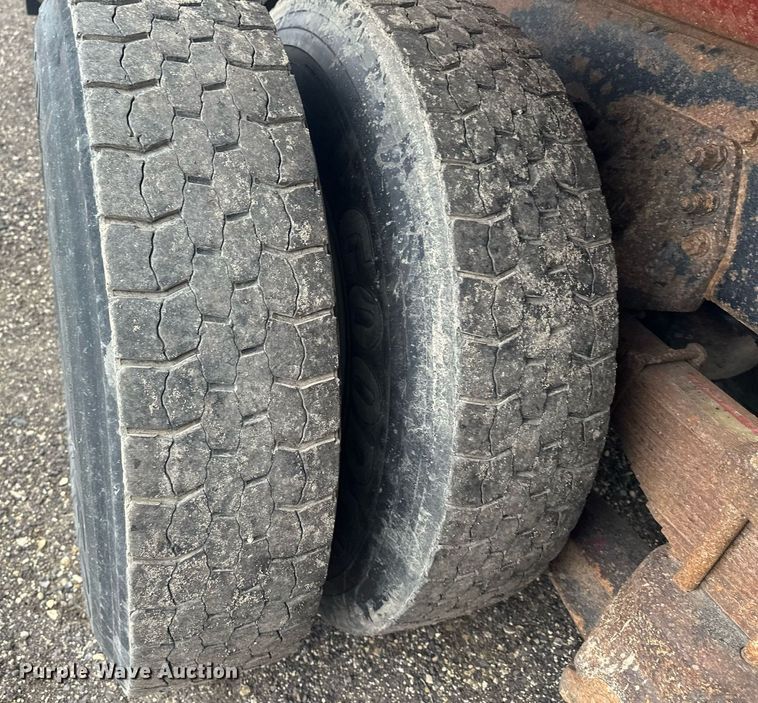 image for item LO9460 1994 Kenworth  T800 dump truck