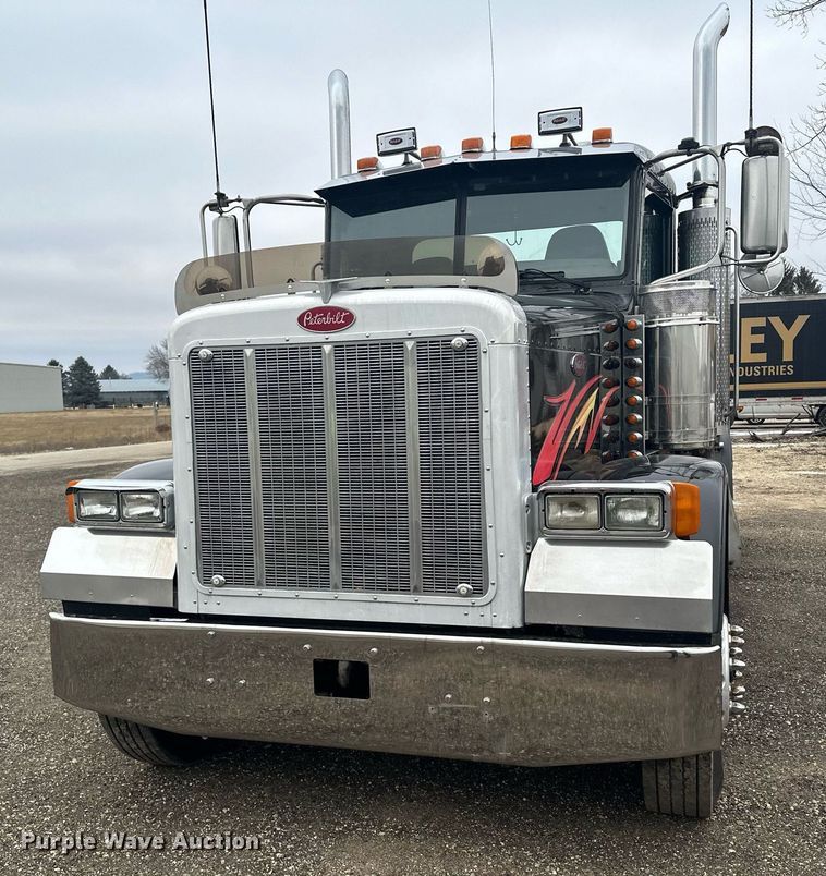 image for item LO9461 2007 Peterbilt  379 semi truck