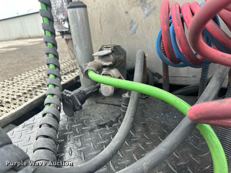 image for item LO9461 2007 Peterbilt  379 semi truck