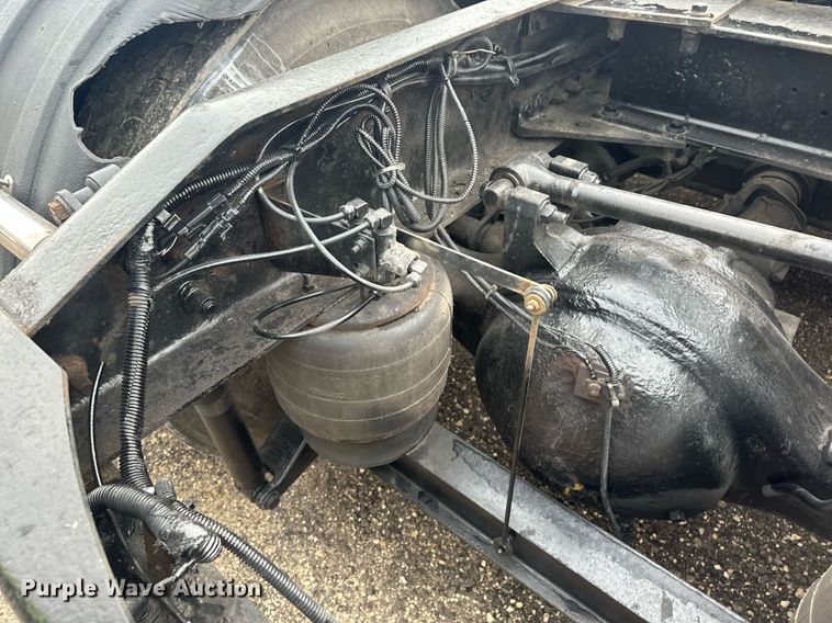 image for item LO9461 2007 Peterbilt  379 semi truck