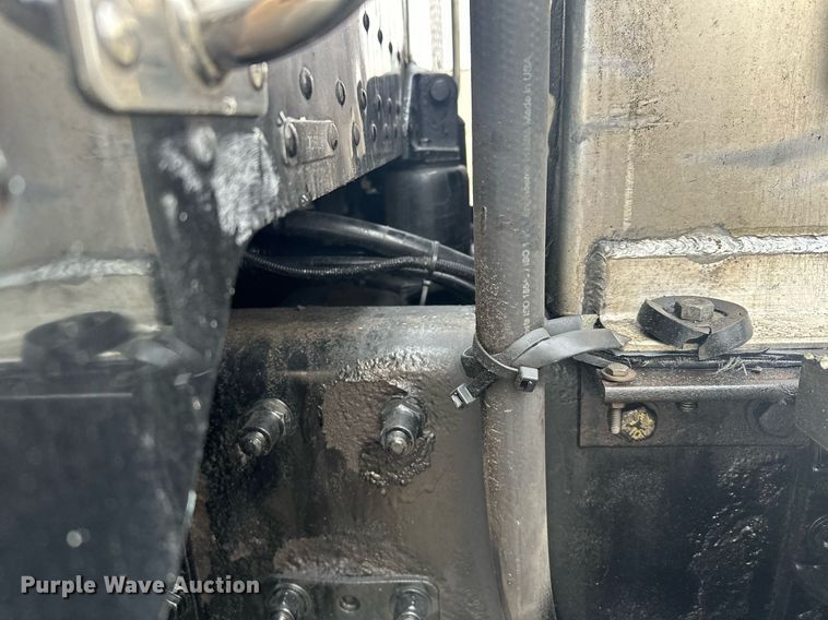 image for item LO9461 2007 Peterbilt  379 semi truck