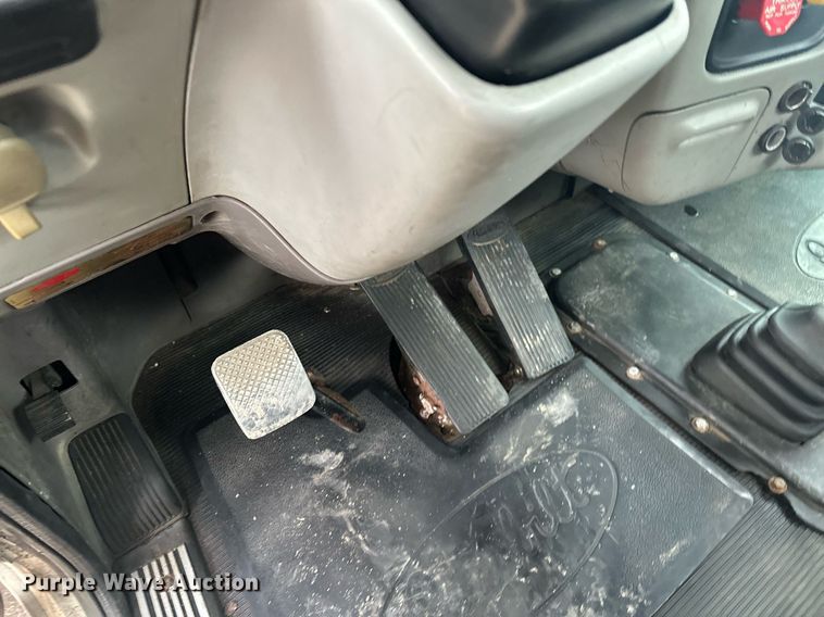 image for item LO9461 2007 Peterbilt  379 semi truck