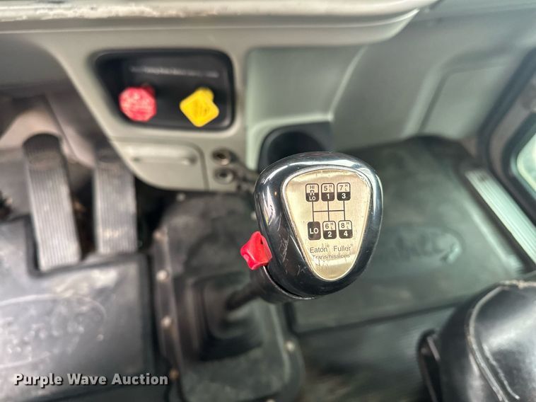 image for item LO9461 2007 Peterbilt  379 semi truck