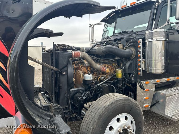 image for item LO9461 2007 Peterbilt  379 semi truck