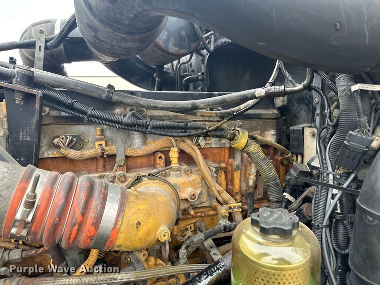 image for item LO9461 2007 Peterbilt  379 semi truck