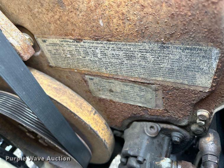 image for item LO9461 2007 Peterbilt  379 semi truck