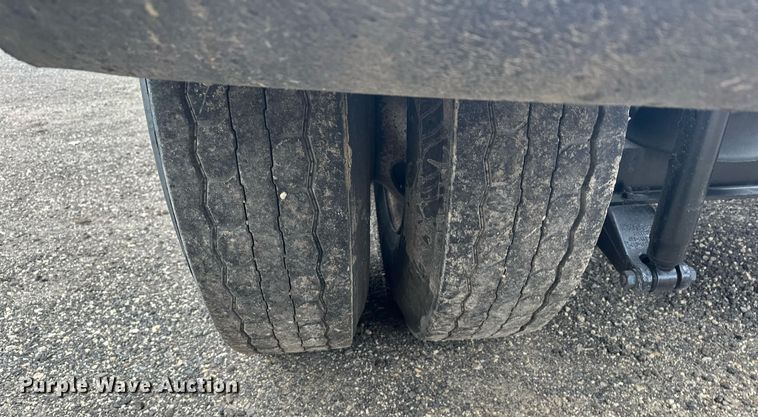 image for item LO9461 2007 Peterbilt  379 semi truck