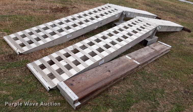 image for item LY9026 Landsport loading ramps