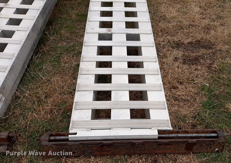 image for item LY9026 Landsport loading ramps