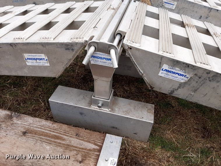 image for item LY9026 Landsport loading ramps