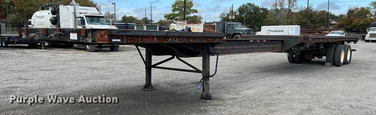 image for item MI9002 1985 Great Dane extendable flatbed trailer