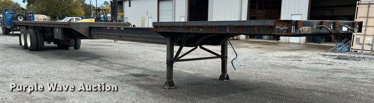 image for item MI9002 1985 Great Dane extendable flatbed trailer