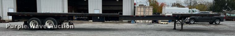 image for item MI9002 1985 Great Dane extendable flatbed trailer