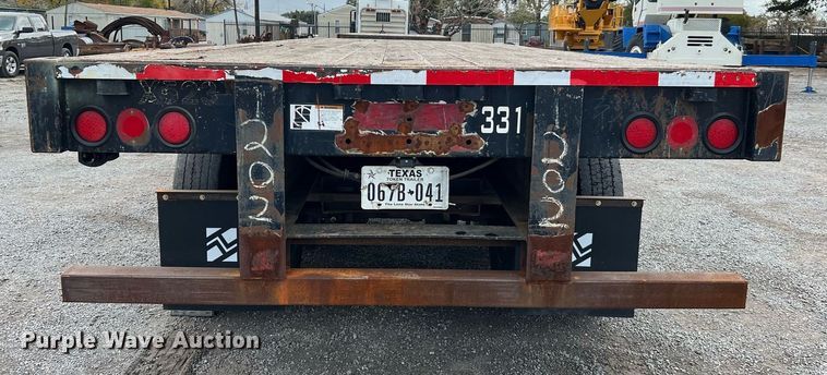 image for item MI9002 1985 Great Dane extendable flatbed trailer