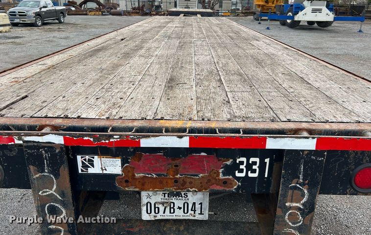 image for item MI9002 1985 Great Dane extendable flatbed trailer