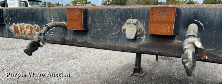 image for item MI9002 1985 Great Dane extendable flatbed trailer