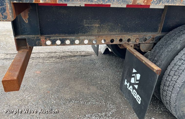 image for item MI9002 1985 Great Dane extendable flatbed trailer