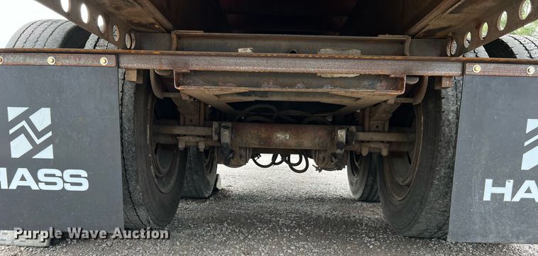 image for item MI9002 1985 Great Dane extendable flatbed trailer