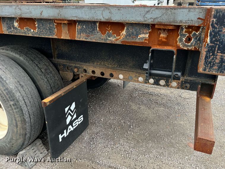 image for item MI9002 1985 Great Dane extendable flatbed trailer