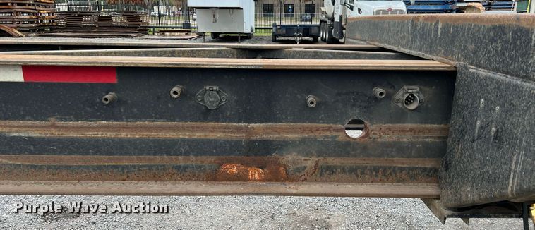 image for item MI9002 1985 Great Dane extendable flatbed trailer