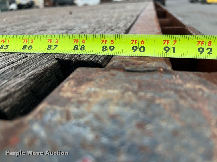 image for item MI9002 1985 Great Dane extendable flatbed trailer