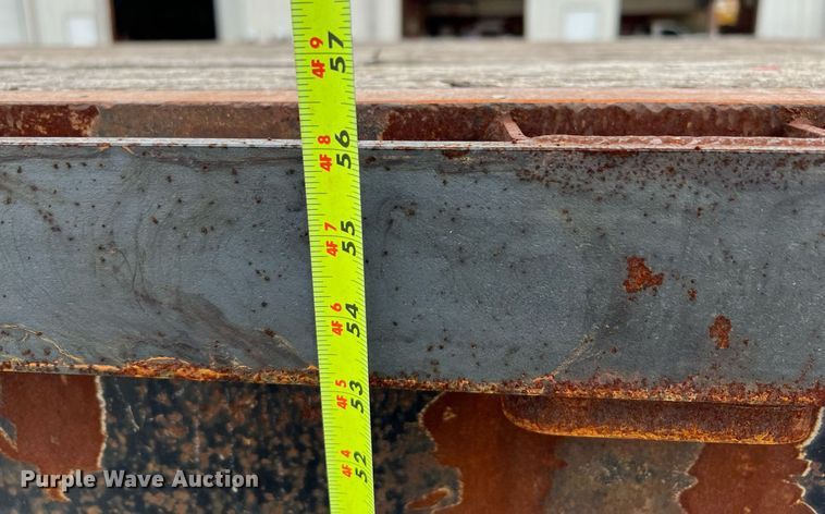 image for item MI9002 1985 Great Dane extendable flatbed trailer