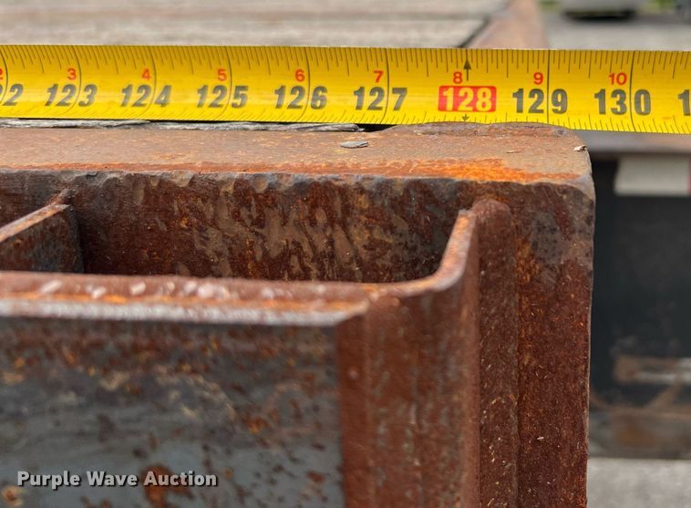 image for item MI9002 1985 Great Dane extendable flatbed trailer