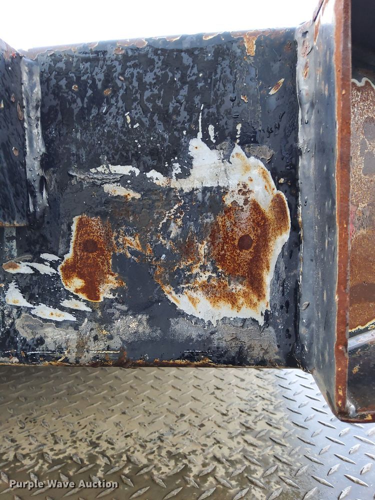 image for item MI9002 1985 Great Dane extendable flatbed trailer