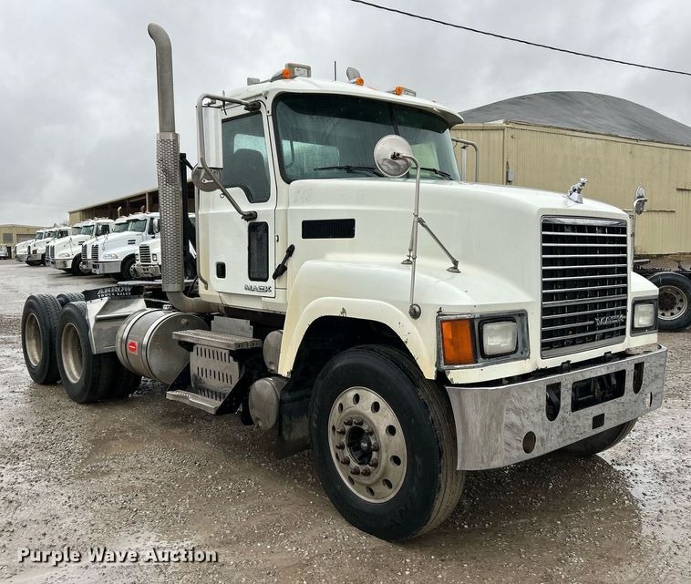 image for item NE9703 2012 Mack CHU613 semi truck