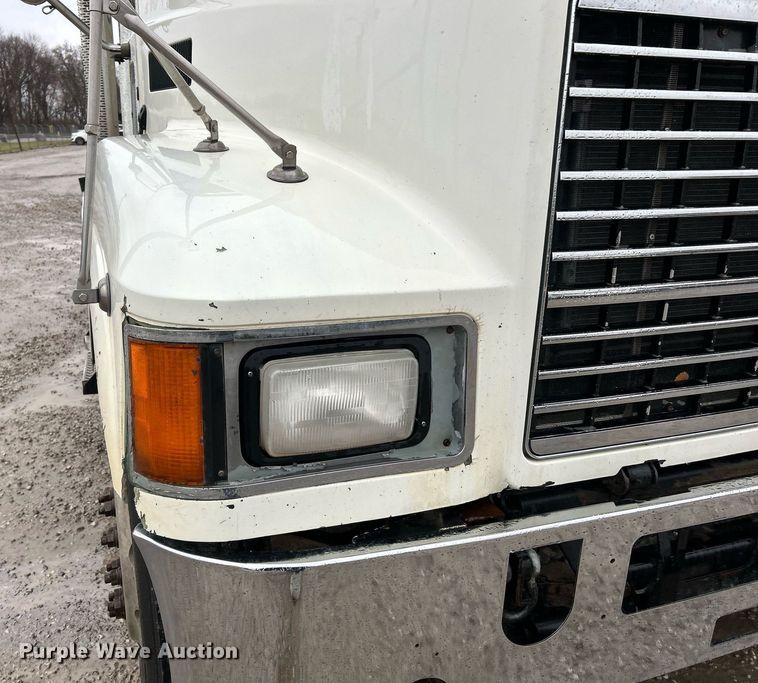 image for item NE9703 2012 Mack CHU613 semi truck