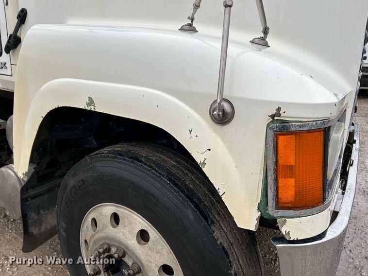 image for item NE9703 2012 Mack CHU613 semi truck