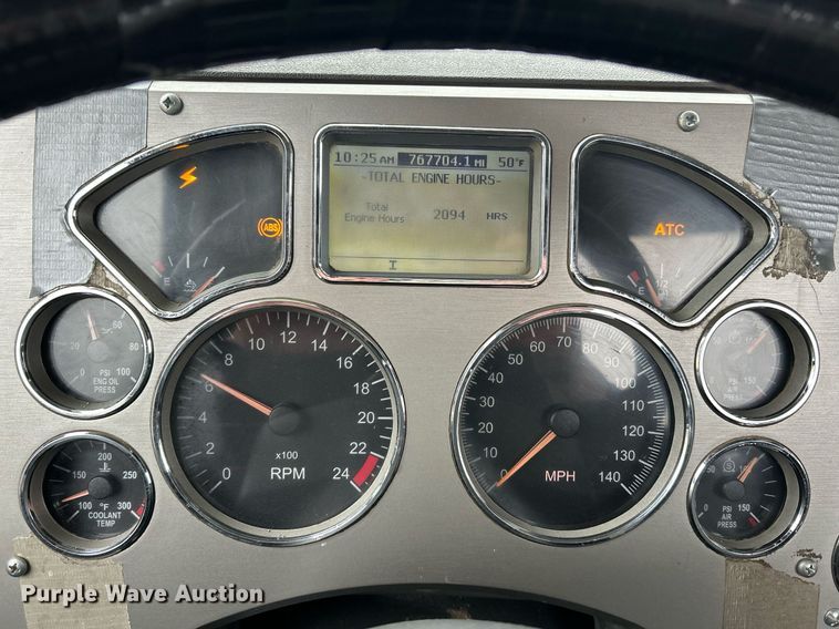 image for item NE9703 2012 Mack CHU613 semi truck